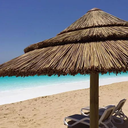 2214-modern With Private *