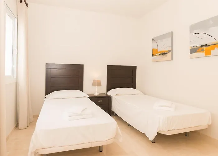 2214-modern With Private Apartment Estepona