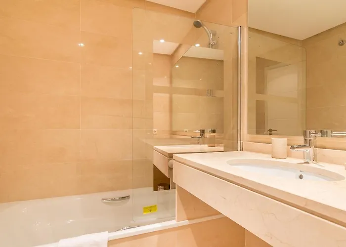 2214-modern With Private *