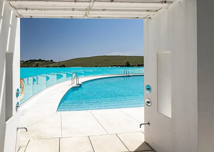 2214-modern With Private Apartment Estepona