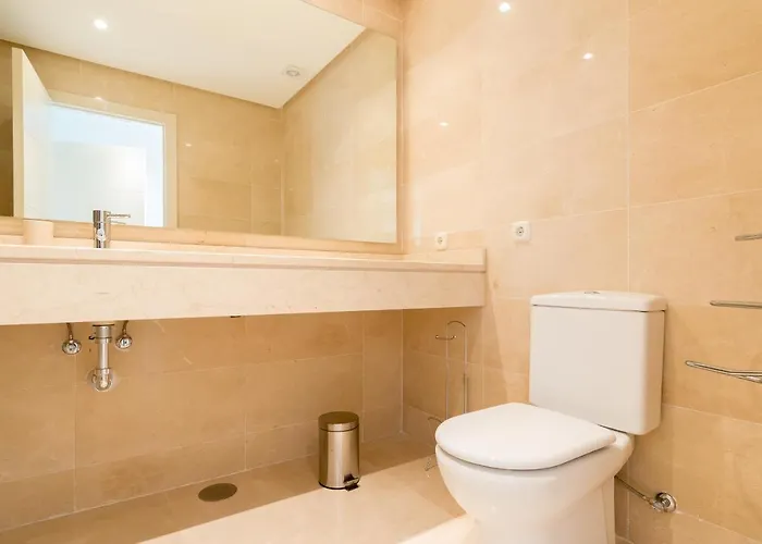 2214-modern With Private *