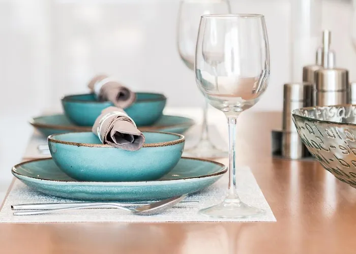 2214-modern With Private *